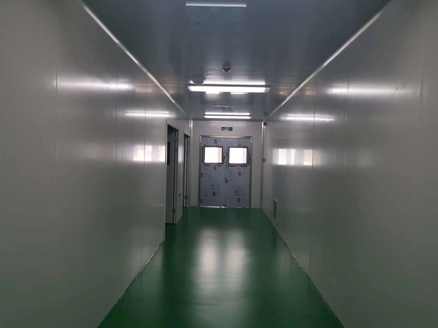 為什么遠大生產的襄陽潔凈板能夠在各個領域得到廣泛應用？
